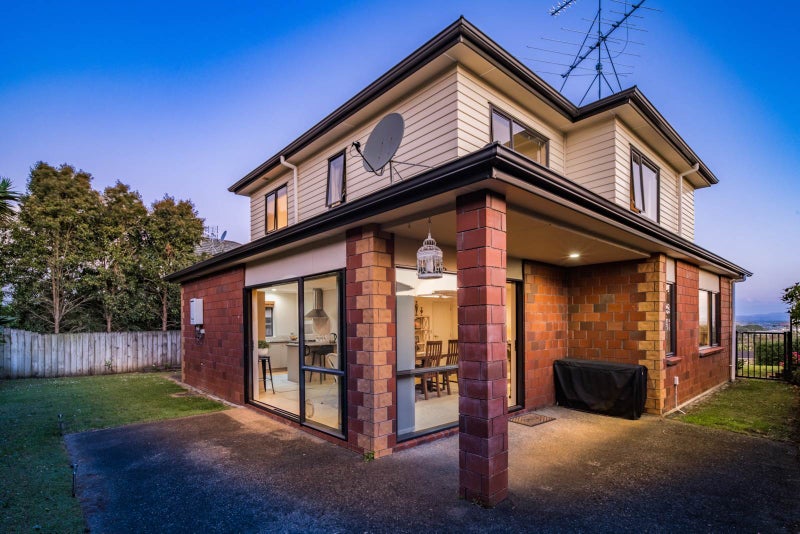 41 Saralee Drive, Manurewa, Auckland - Carousel 1