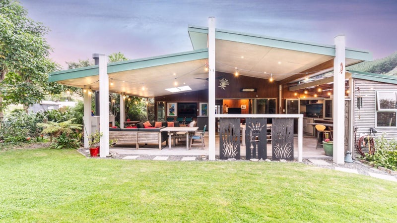 2 Nga Manu Place, Tangoio - Carousel 1