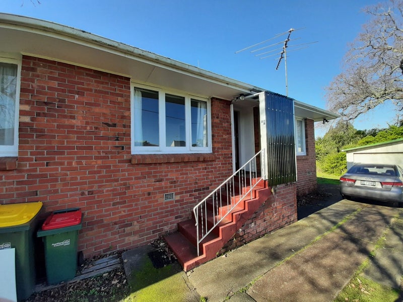 2/27 Exmouth Road, Northcote, Auckland - Carousel 11