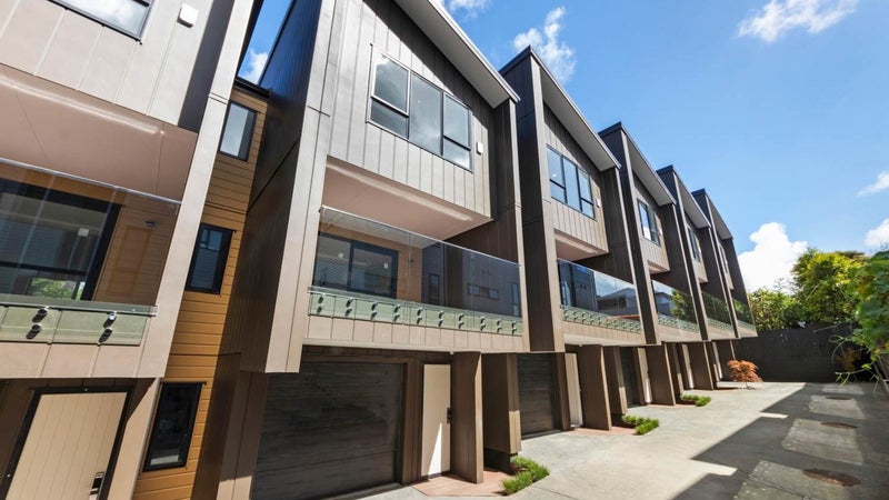 7/30 Potter Avenue, Northcote, Auckland - Carousel 1