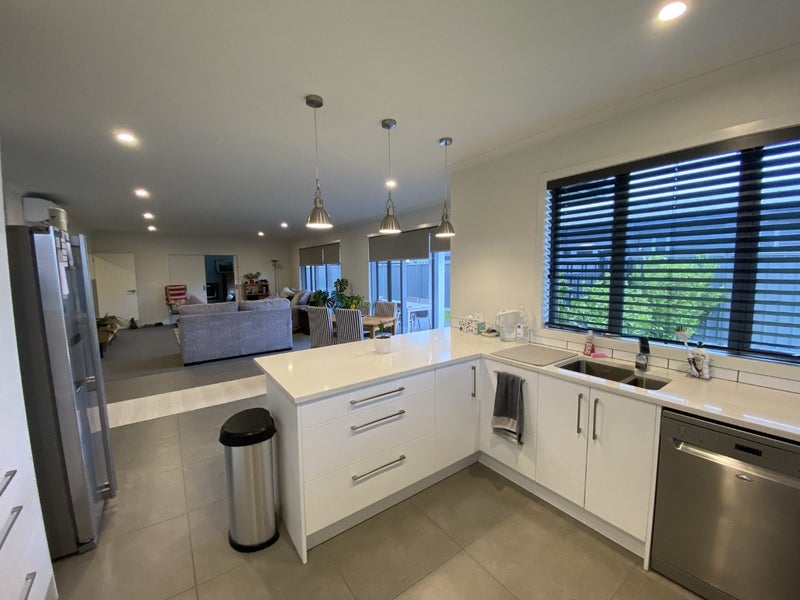 17 Pelorus Avenue, Poraiti, Napier - Carousel 2