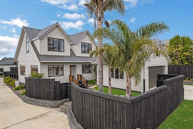 12 Cleve Road, Green Bay, Auckland - Carousel 2