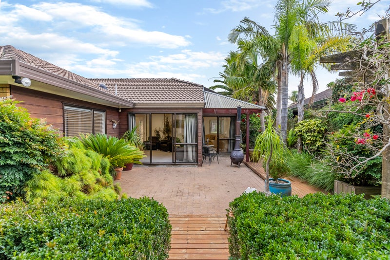 54 Golfland Drive, Golflands, Auckland - Carousel 2