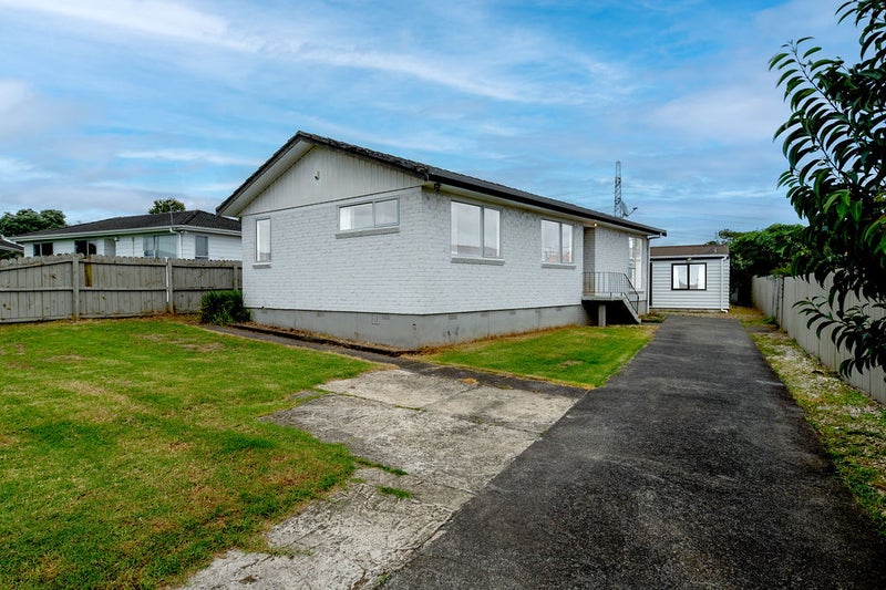5 Tosca Place, Otara, Auckland - Carousel 1