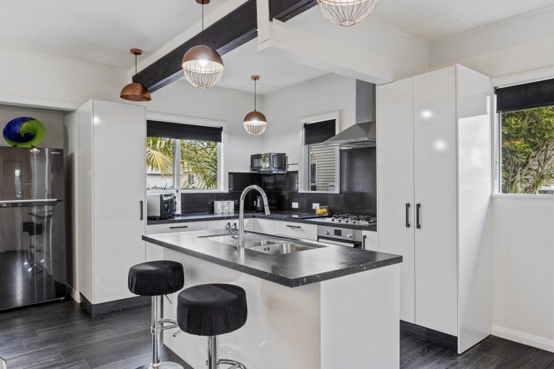 17 Exeter Street, Brooklands, New Plymouth - Carousel 2