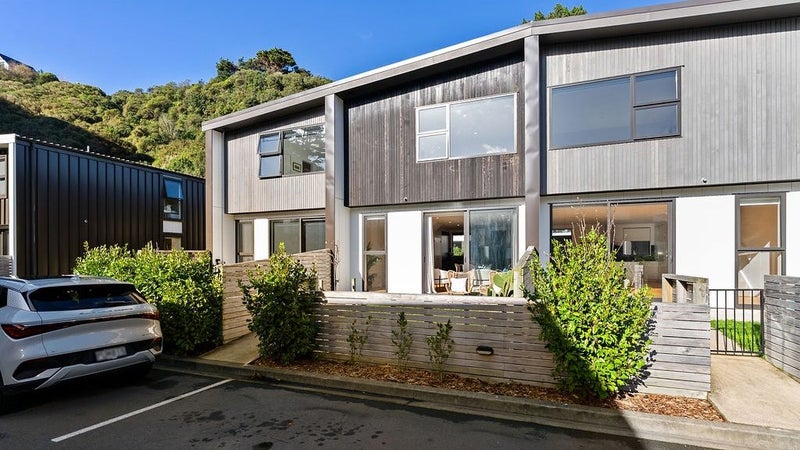 22 Rua Kai Way, Brooklyn, Wellington - Carousel 1