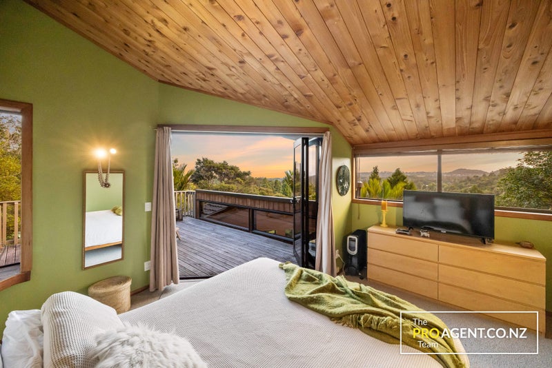 53 Waima Crescent, Titirangi, Auckland - Carousel 2