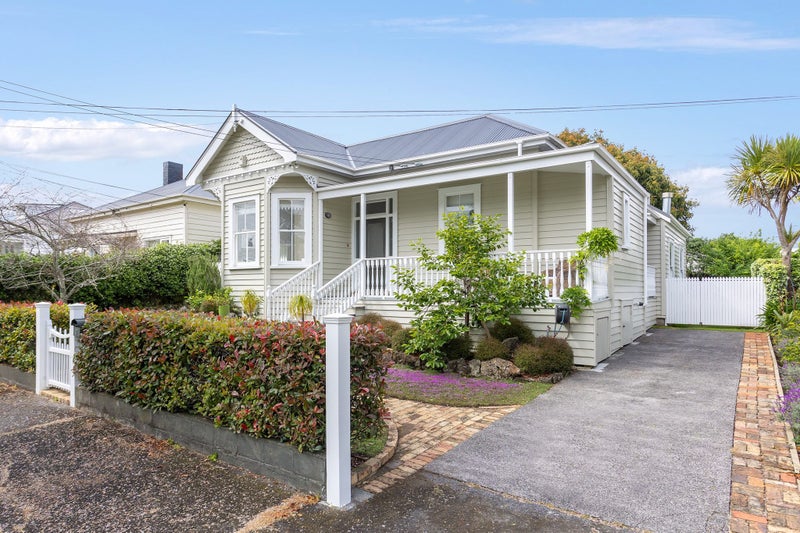 17 Parrish Road, Sandringham, Auckland - Carousel 1