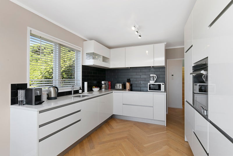 77 Farnham Street, Mornington, Wellington - Carousel 2