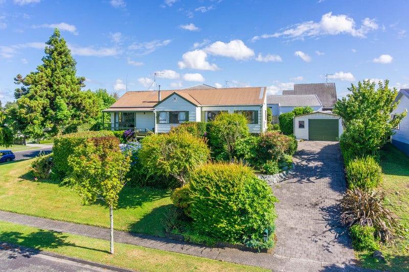 28 Gilbass Avenue, Hamilton Lake, Hamilton - Carousel 1