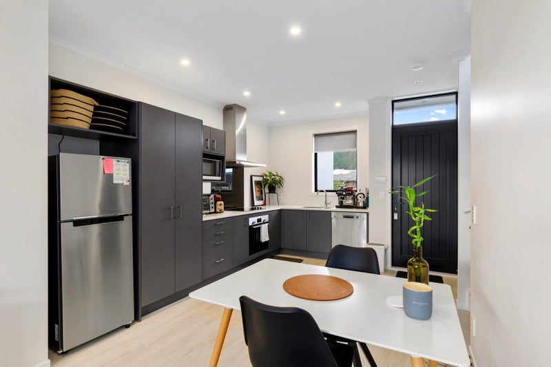 20 Kauamo Close, Waiwhetu, Lower Hutt - Carousel 1