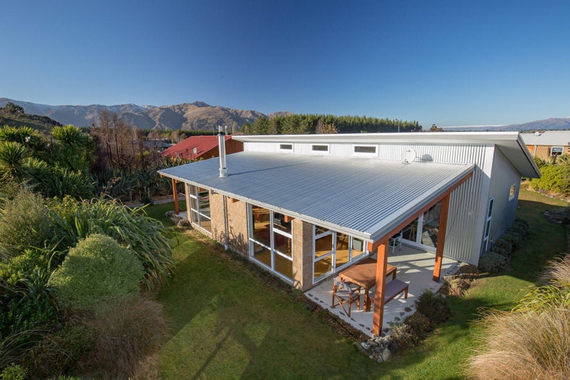 33 Hewson Crescent, Wanaka - Carousel 1
