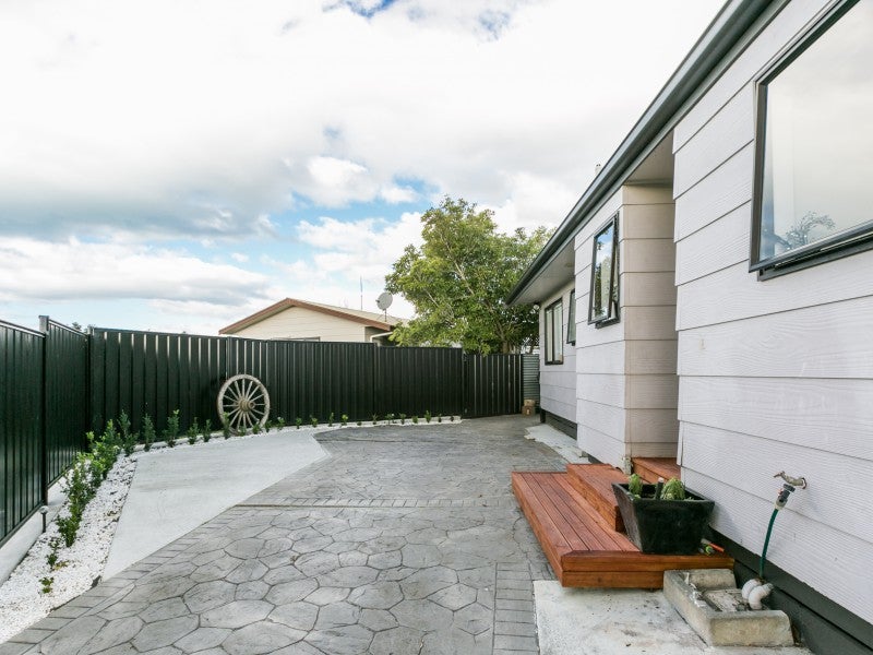 1/199 Avondale Road, GREENMEADOWS, NAPIER - Carousel 2
