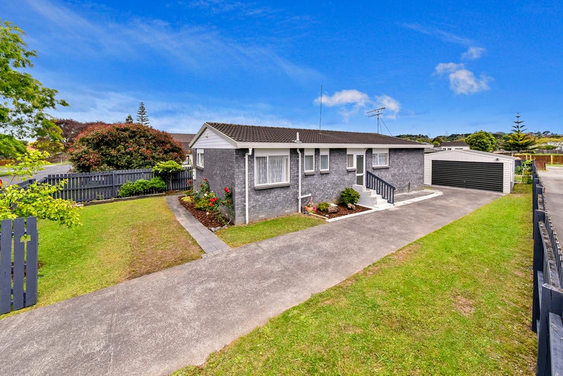 14 Riverton Drive, Randwick Park, Auckland - Carousel 1