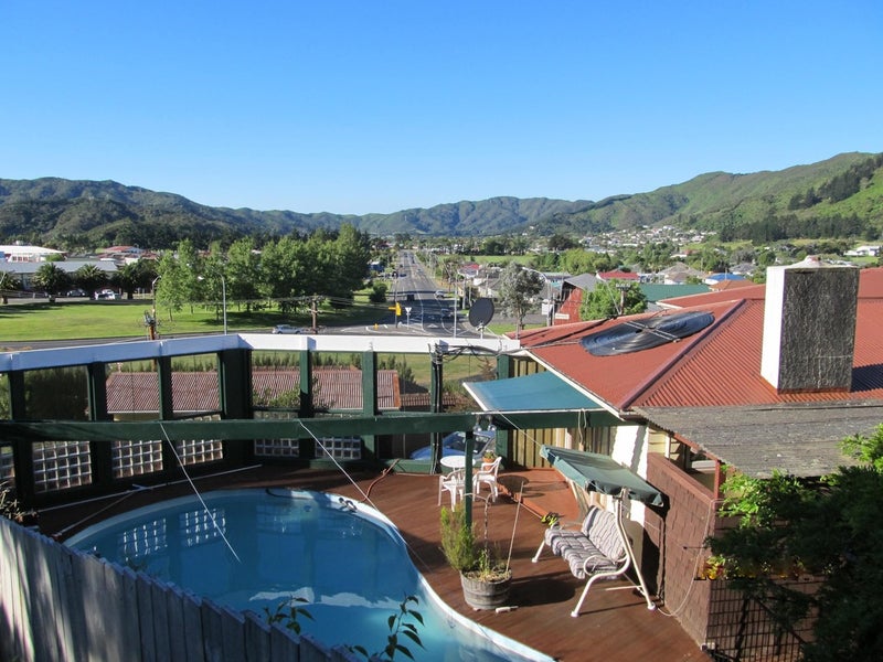 4 Main Road, Wainuiomata, Lower Hutt - Carousel 1