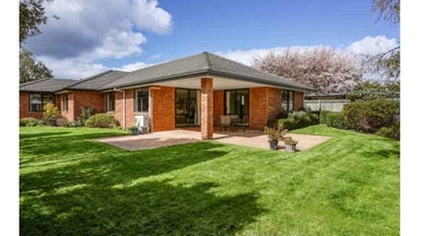 18 Parkside Crescent, Northwood, Christchurch - Carousel 1