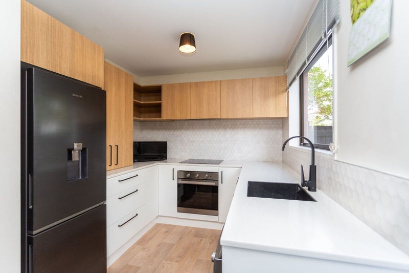 2/166 Shaw Avenue, New Brighton, Christchurch - Carousel 2