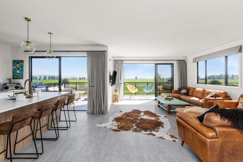 60 Pelorus Avenue, Poraiti, Napier - Carousel 1