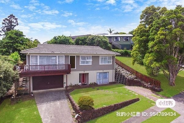 13 Robbies Road, Shelly Park, Auckland - Carousel 1