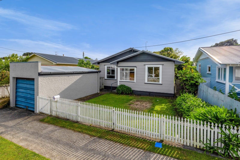 41 Lyn Street, Lynmouth, New Plymouth - Carousel 2