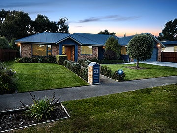 27 Hemingway Place, Spencerville, Christchurch - Carousel 1