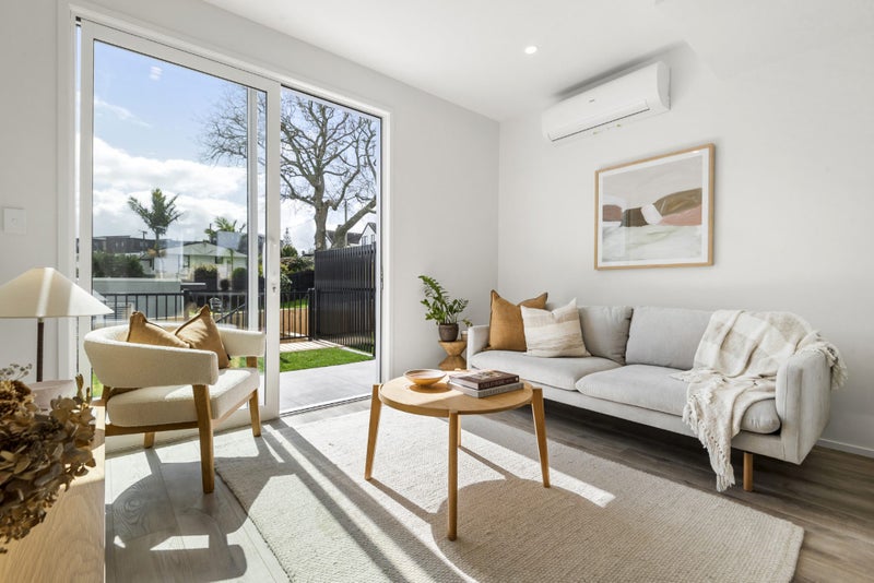 7C Camrose Place, Glenfield, Auckland - Carousel 1