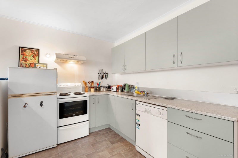 33 Pembroke Road, Northland, Wellington - Carousel 2