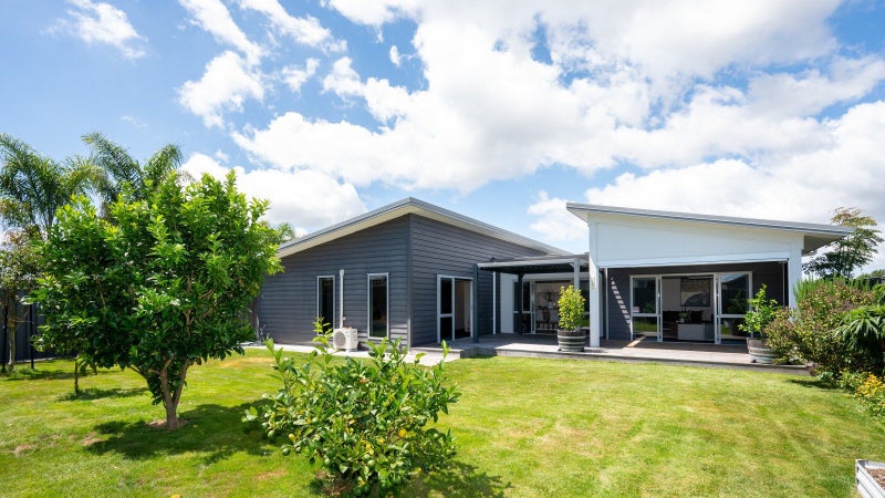 8 McKay Close, Frimley, Hastings - Carousel 21