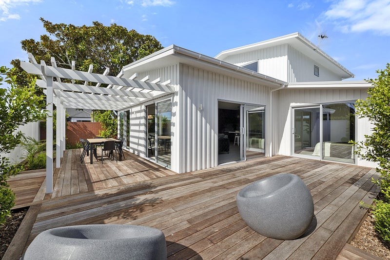 16 Clinton Street, Fitzroy, New Plymouth - Carousel 1