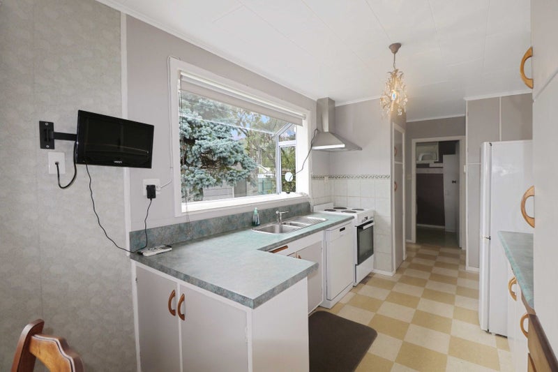 16 Halifax Street, Wainuiomata, Lower Hutt - Carousel 2