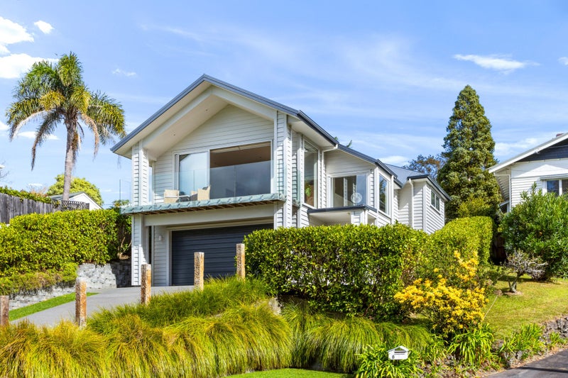 6 Denby Lane, Northcote Point, Auckland - Carousel 1