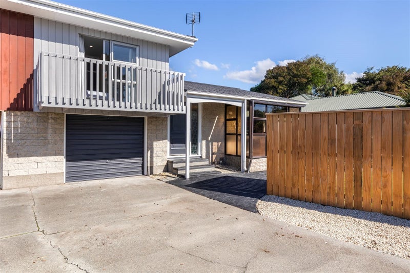 1/11 Esher Place, Saint Martins, Christchurch - Carousel 1