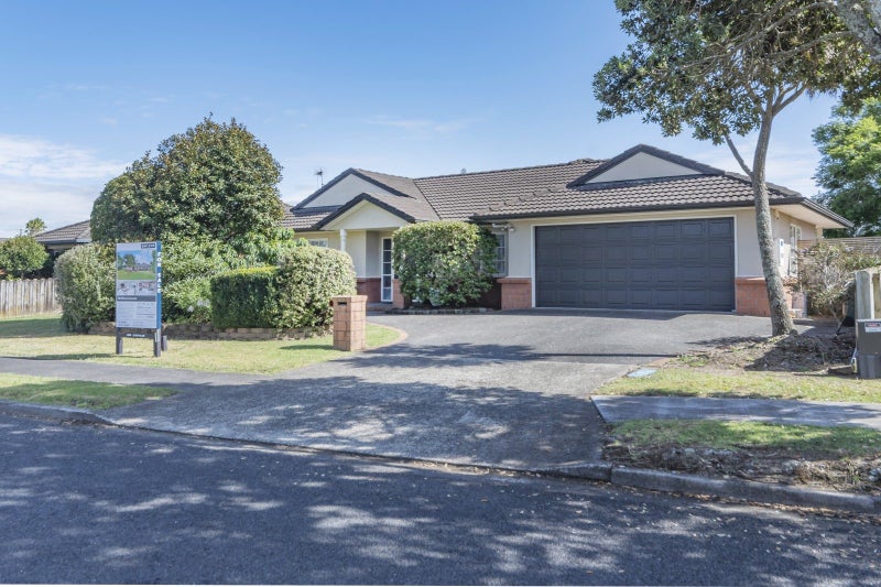13 Moss Crescent, Takanini, Auckland - Carousel 1