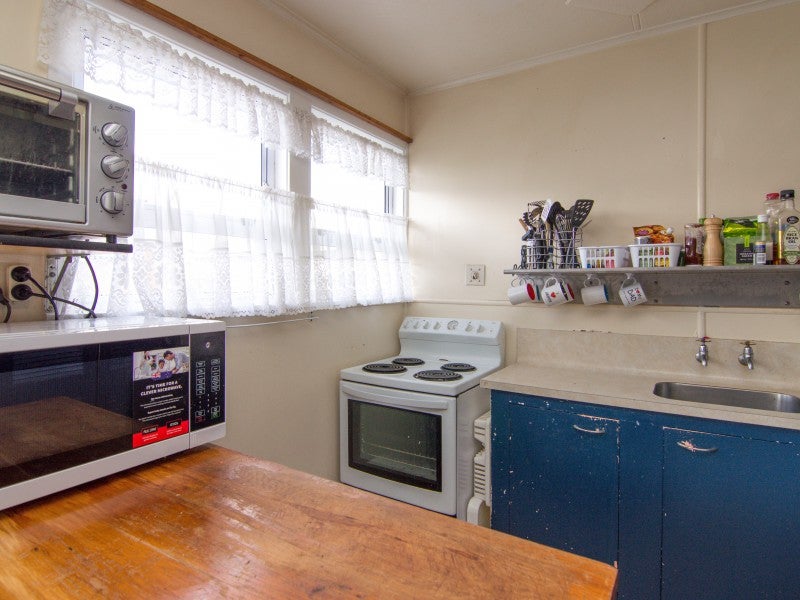 41 Clausen Street, Takaro, Palmerston North - Carousel 2