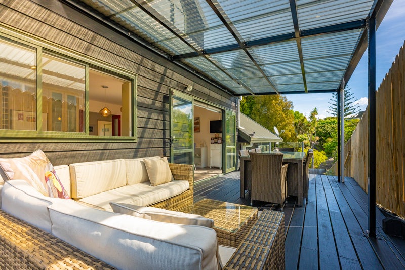 286 Beach Road, Campbells Bay, Auckland - Carousel 2