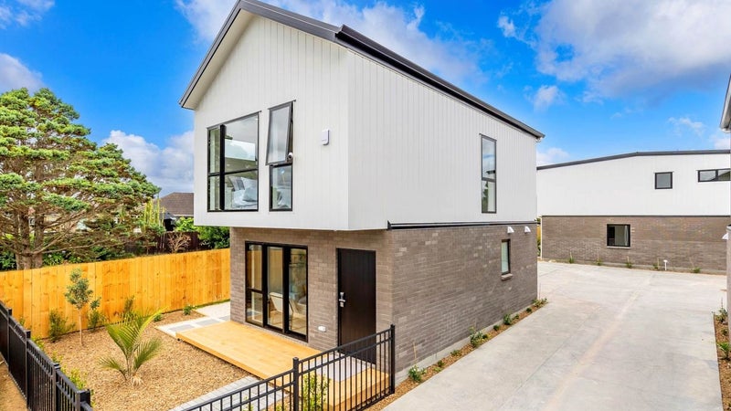 14A Durham Street, Te Atatu Peninsula, Auckland - Carousel 1