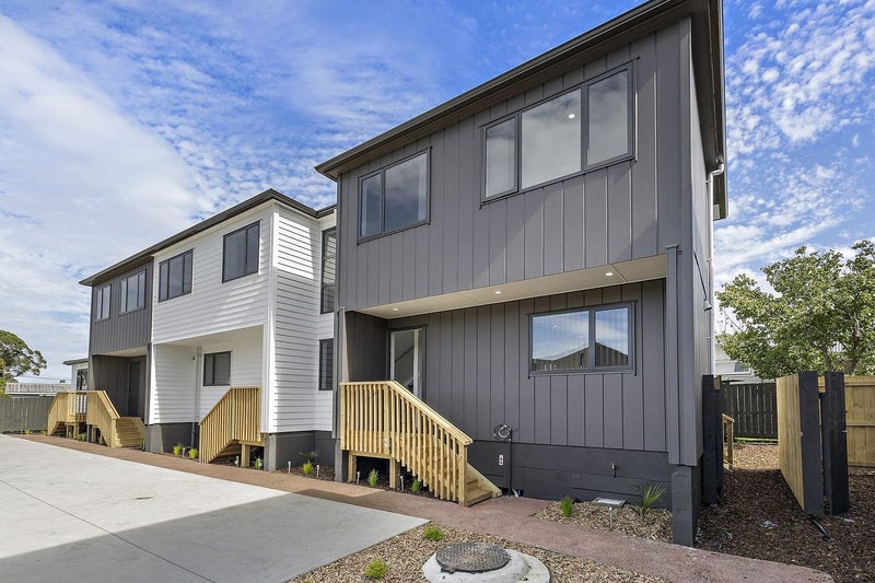 49B Bernard Street, Mount Wellington, Auckland - Carousel 1