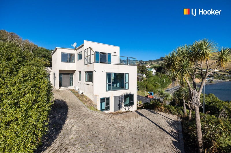 4 Bewley Avenue, Macandrew Bay, Dunedin - Carousel 1