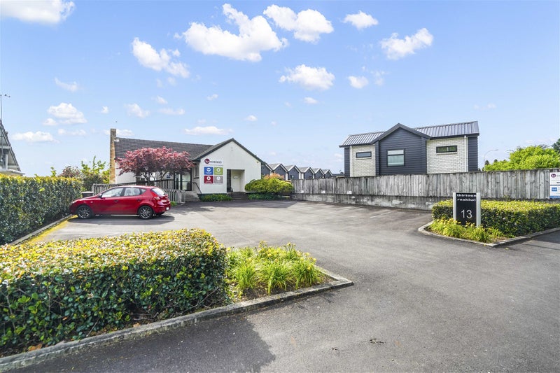 13 Ruakiwi Road, Hamilton Lake, Hamilton - Carousel 2