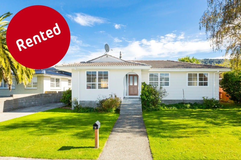 5 Akron Grove, Totara Park, Upper Hutt - Carousel 1