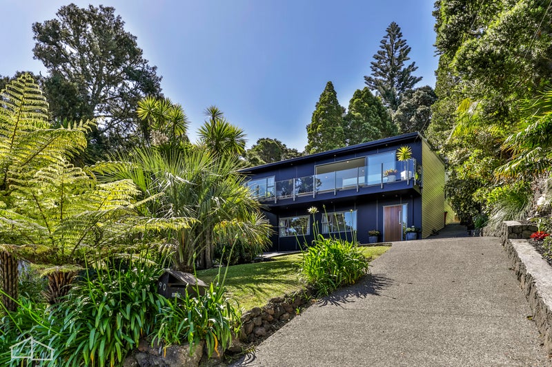 90 Takahe Road, Titirangi, Auckland - Carousel 1