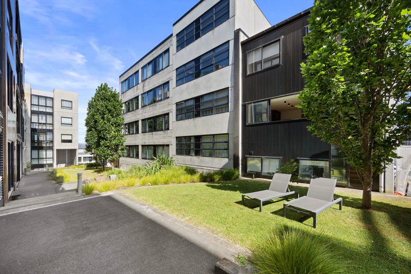 2/8 Vinegar Lane, Grey Lynn, Auckland - Carousel 2