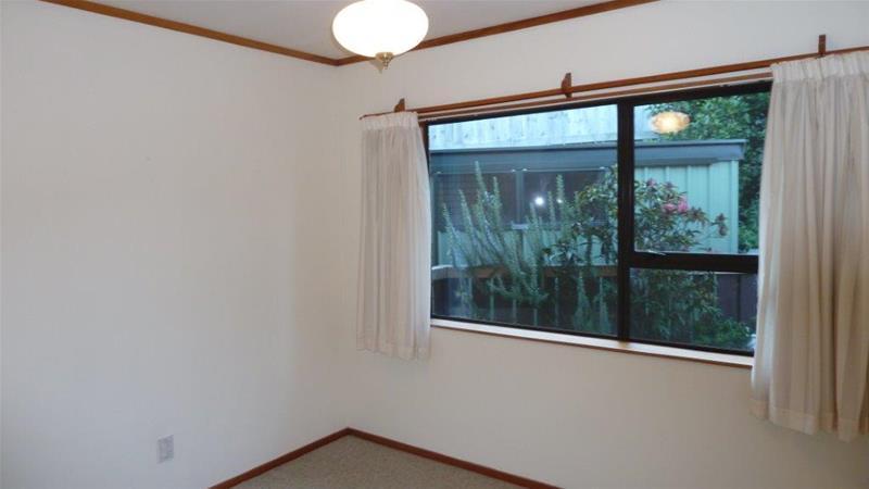 2/27B Booralee Avenue, Botany Downs, Auckland - Carousel 13