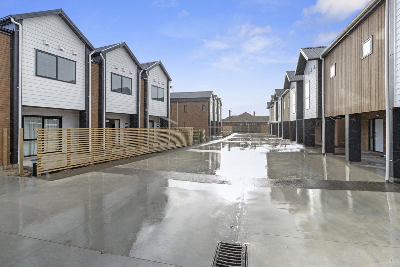 4/150 Te Rapa Road, Beerescourt, Hamilton - Carousel 1