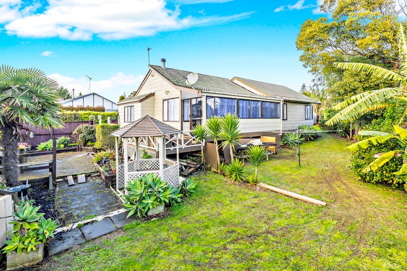 42 Sikkim Crescent, Clover Park, Auckland - Carousel 1