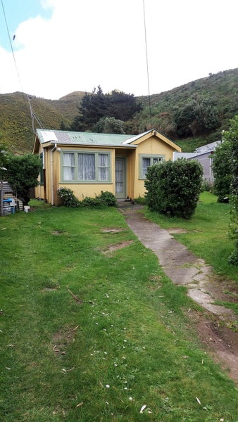 61 Happy Valley Road, Owhiro Bay, Wellington - Carousel 2
