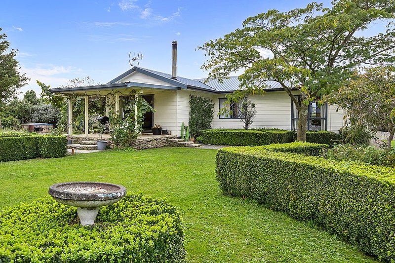 16 Solway Crescent, Solway, Masterton - Carousel 1