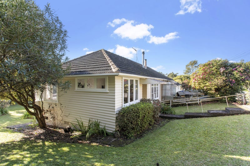 36 Sutherland Road, Point Chevalier, Auckland - Carousel 2