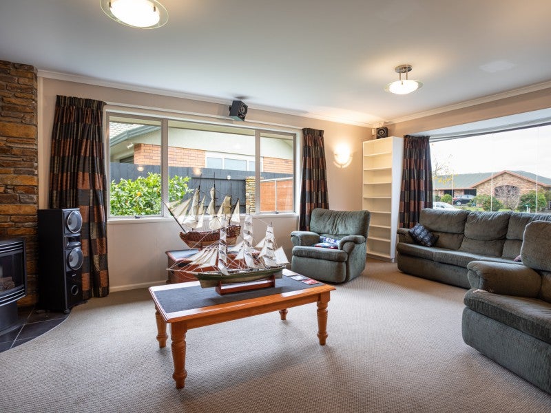7 Rothesay Place, Highbury, Palmerston North - Carousel 2