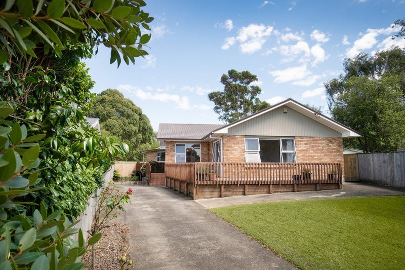 8 Perth Place, Awapuni, Palmerston North - Carousel 32